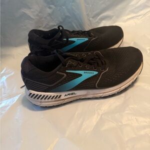 Brooks Running Shoes Womens 8.5 Ariel 20 Sneakers Black Workout Road Comfy